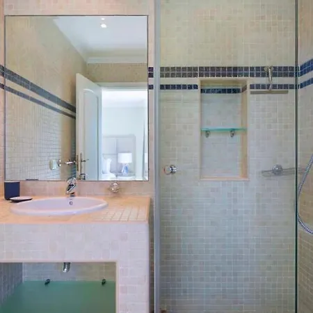 Sleeps 8 Pool Air Con T480073 Villa