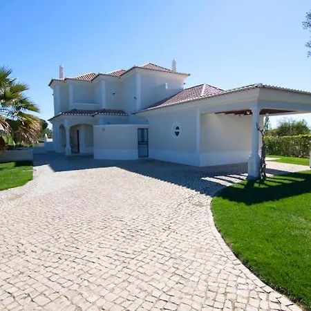 Villa Sleeps 8 Pool Air Con T480073 *