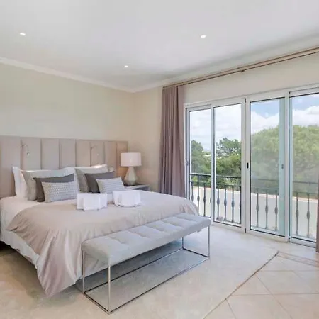 Sleeps 8 Pool Air Con T480073 * Vale do Lobo