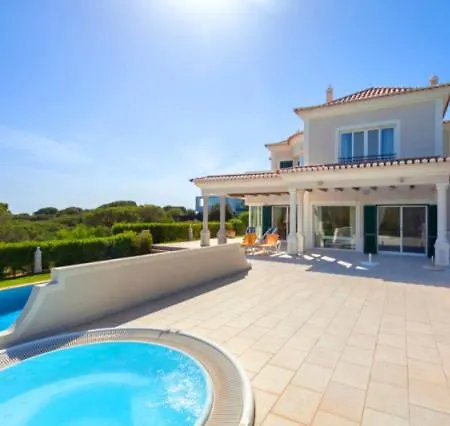 Sleeps 8 Pool Air Con T480073