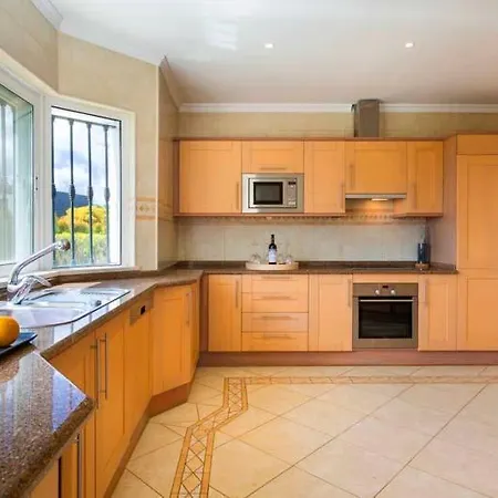 Villa Sleeps 8 Pool Air Con T480073 Vale do Lobo